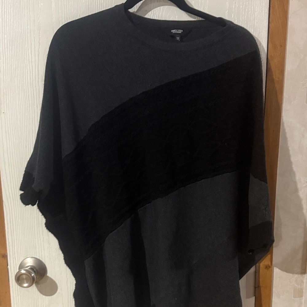 Simply Vera Vera Wang Charcoal and Black Short Sleeve Sweater Tee